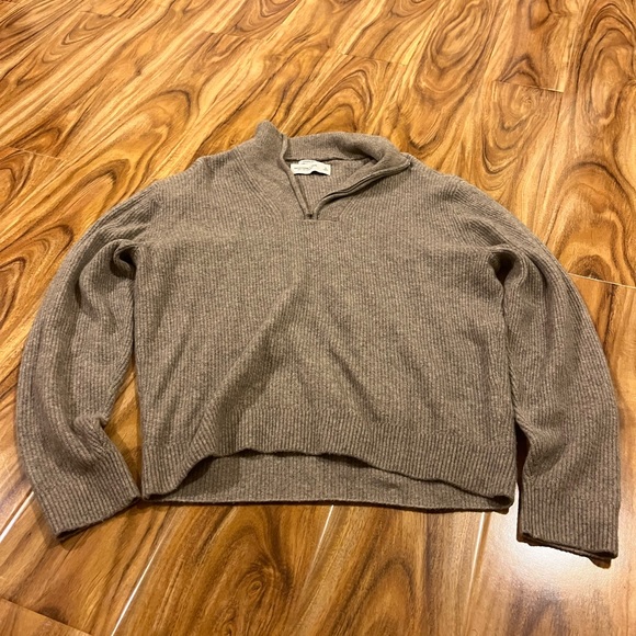 Abercrombie Oversized Knit Sweater with Zip Up. Size S. Never worn. - Picture 1 of 2